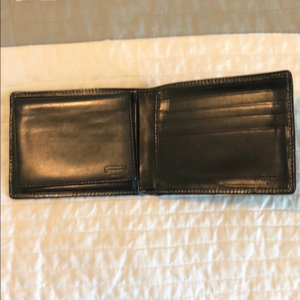 Black Coach wallet - Picture 3 of 9